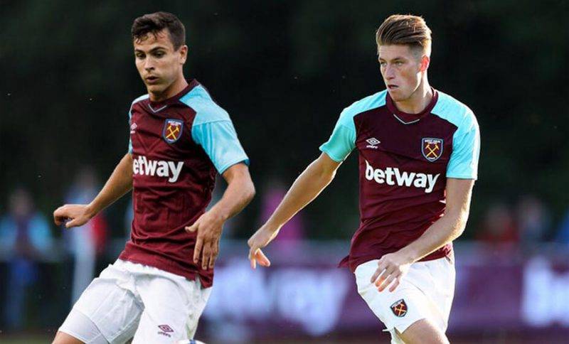 足球春天的 足球春天的